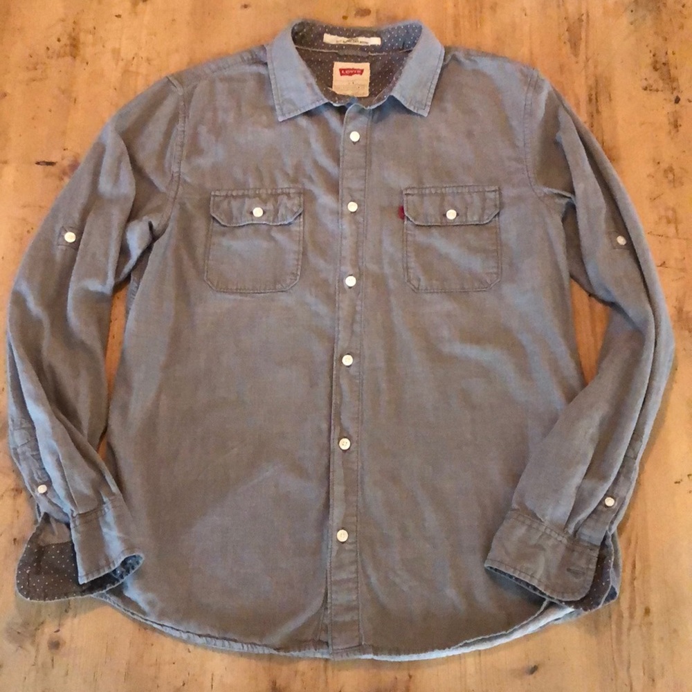 Levi’s button up
